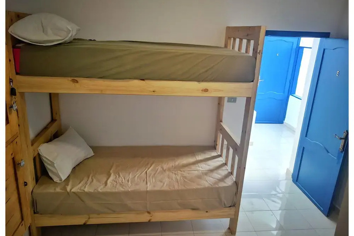 Room 4 of 9