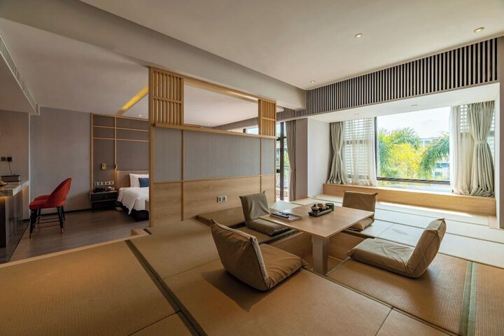Room 53 of 86