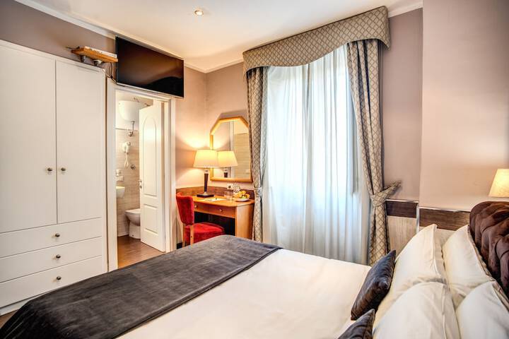 Room 15 of 68