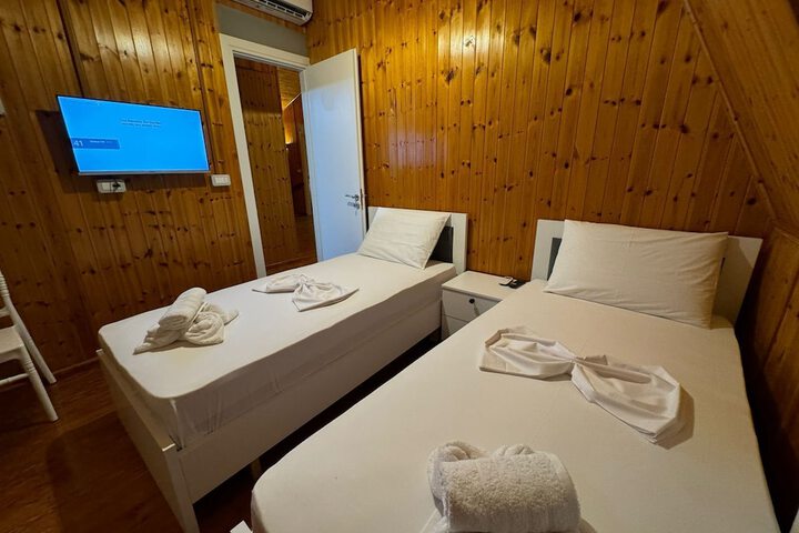 Room 4 of 50