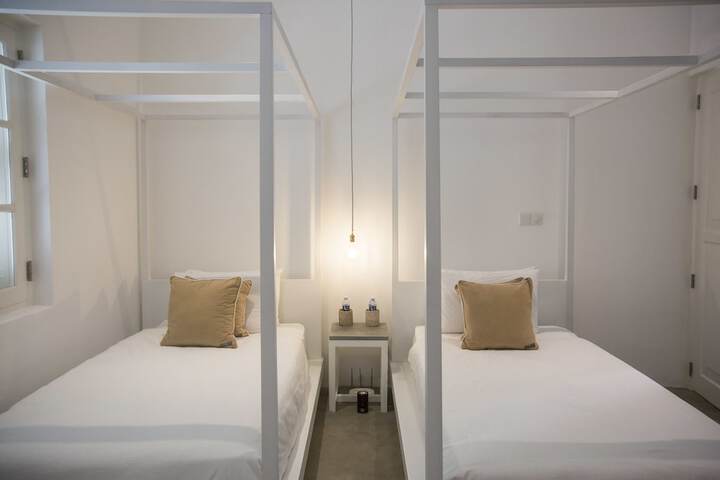Room 13 of 66