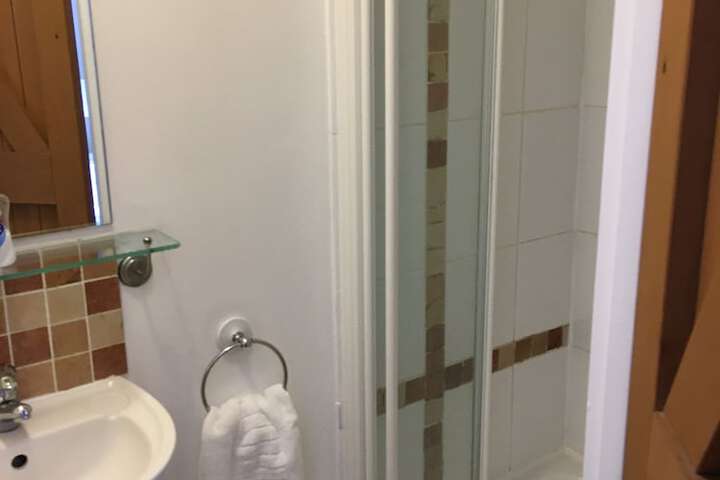 Room 16 of 28