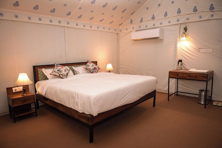 Room 2 of 25