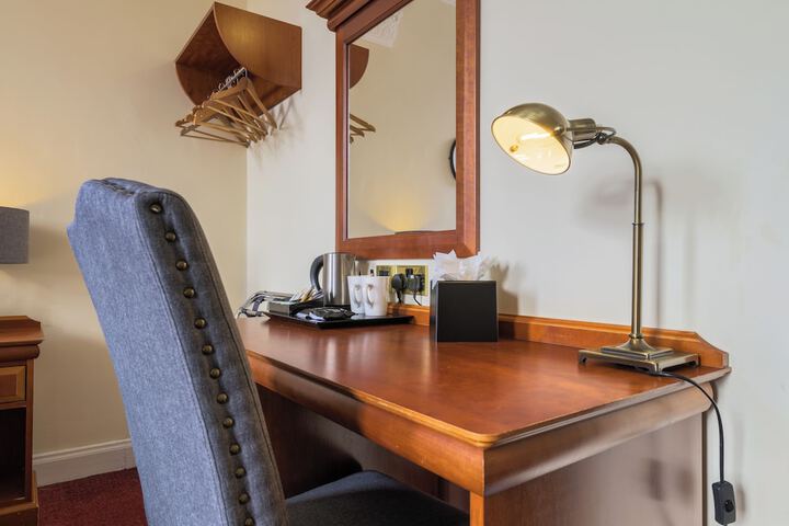 Room 27 of 58