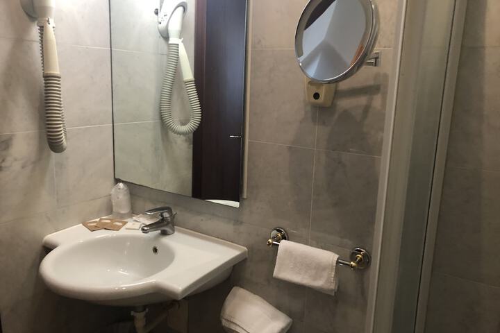 Room 50 of 69