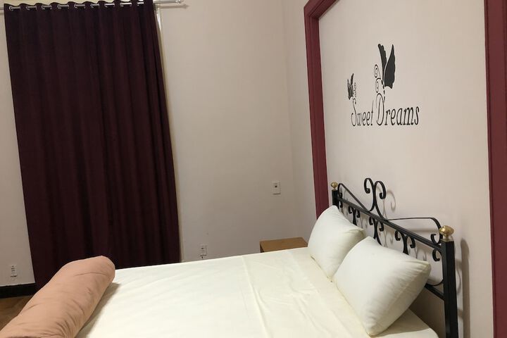 Room 27 of 79