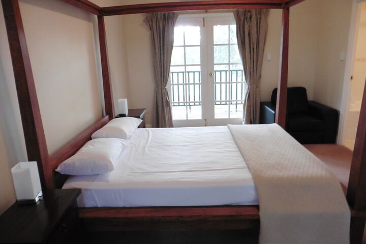 Room 10 of 22