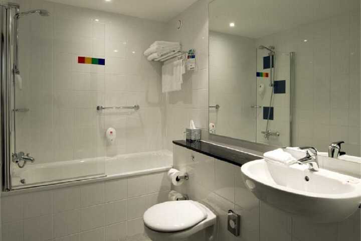 Room 8 of 47