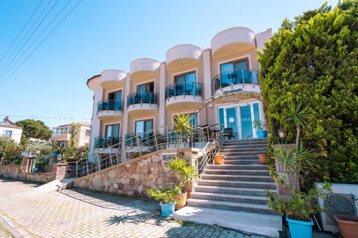 Cunda Giritlioglu Otel