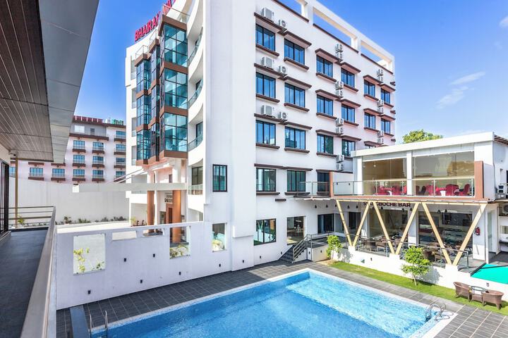 Hotel Exterior 43 of 43