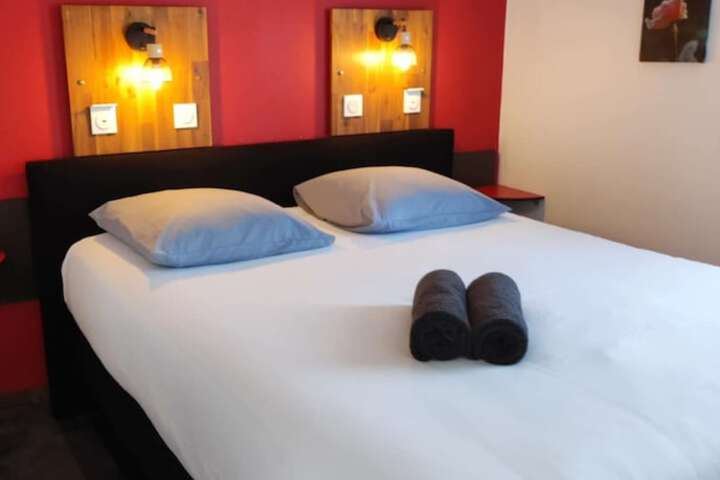 Room 28 of 80