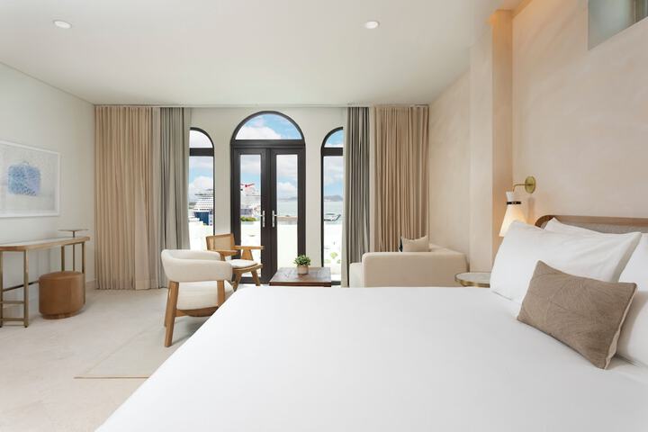 Room 10 of 62
