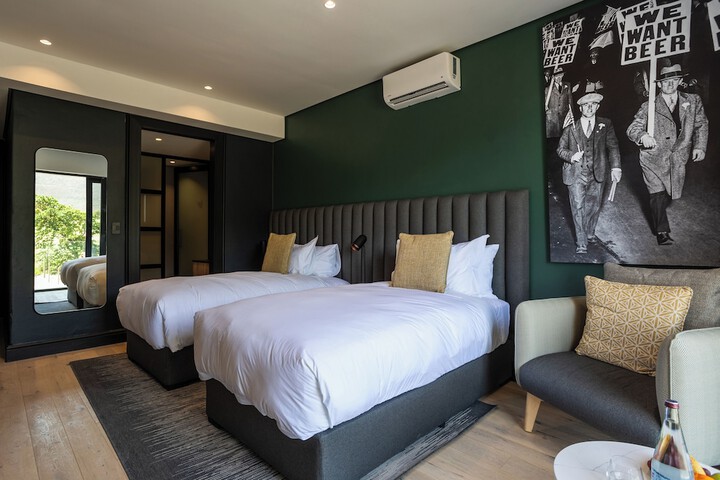 Room 12 of 48
