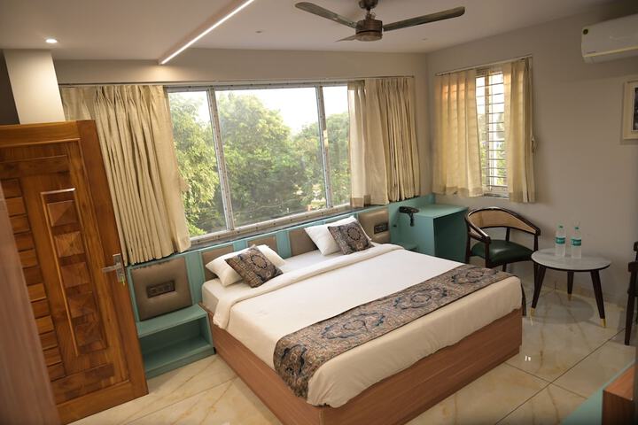 Room 8 of 62