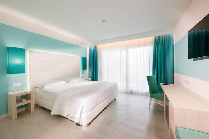 Room 8 of 63