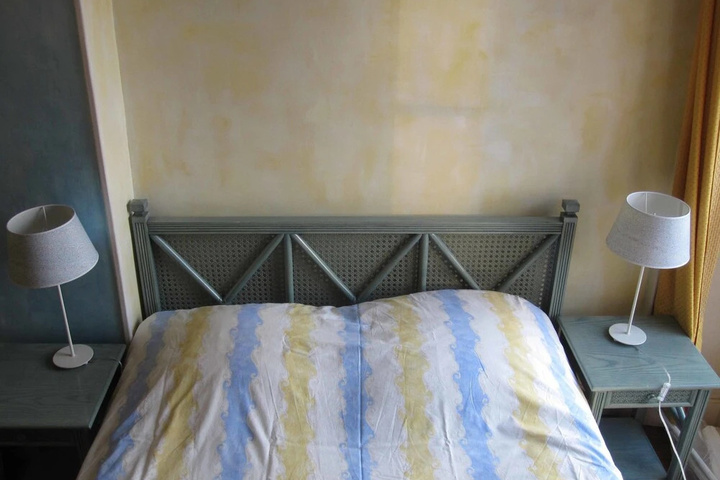 Room 4 of 10