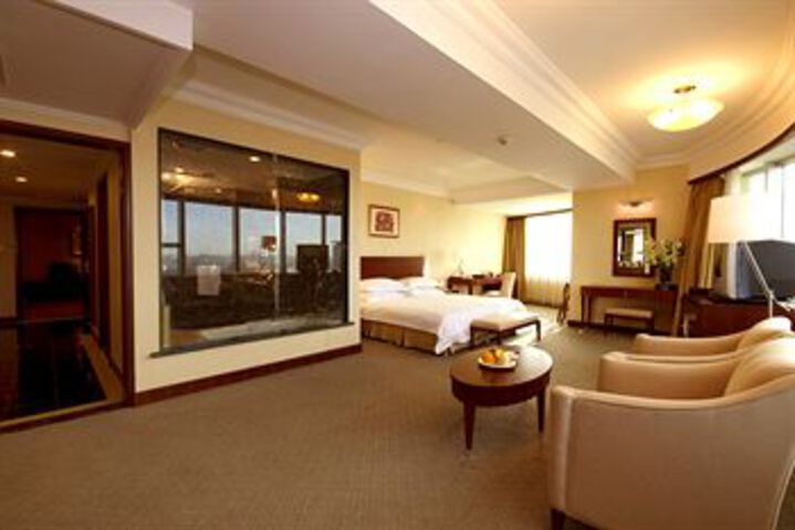 Room 15 of 36