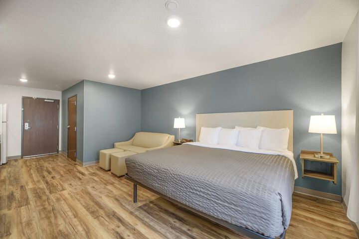 Room 9 of 37