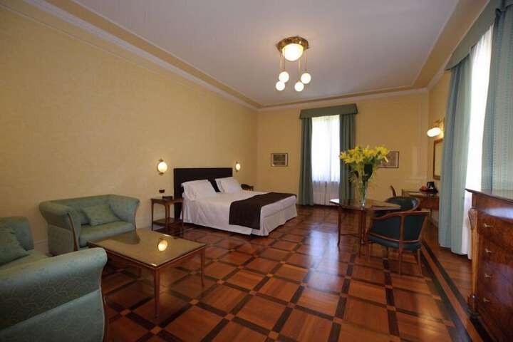Room 5 of 58
