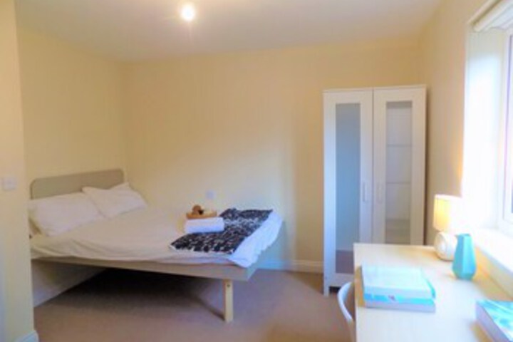 Room 25 of 49
