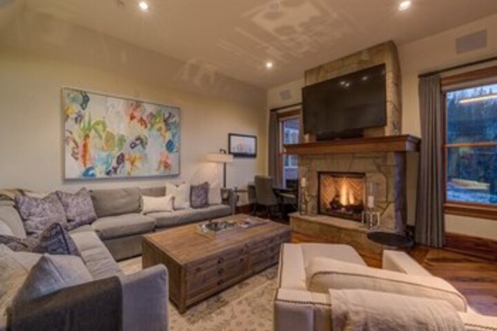 Room 6 of 20