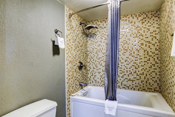 Room 35 of 48