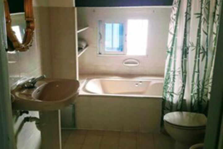 Room 5 of 34