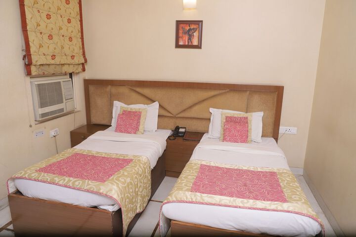 Room 9 of 22