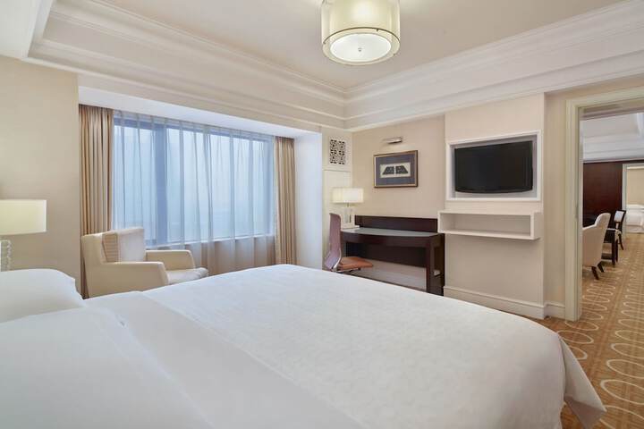 Room 12 of 77