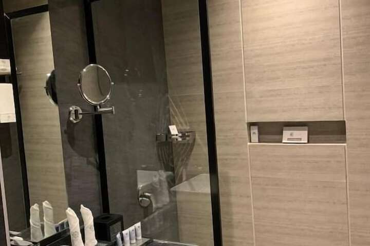 Room 65 of 96