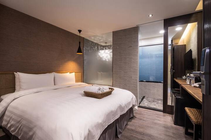 Room 35 of 64