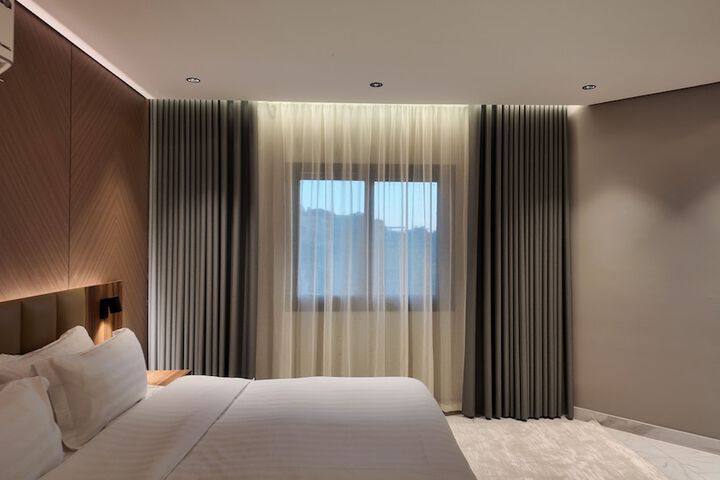 Room 8 of 16
