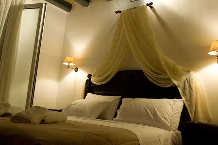 Room 7 of 75