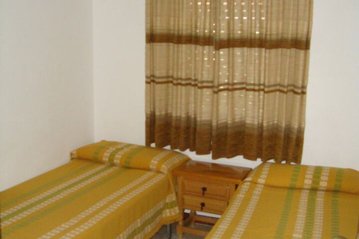 Room 3 of 81