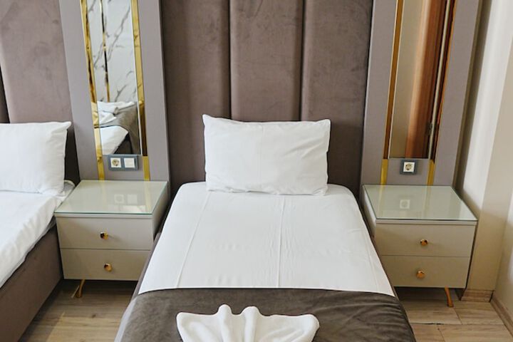 Room 17 of 65