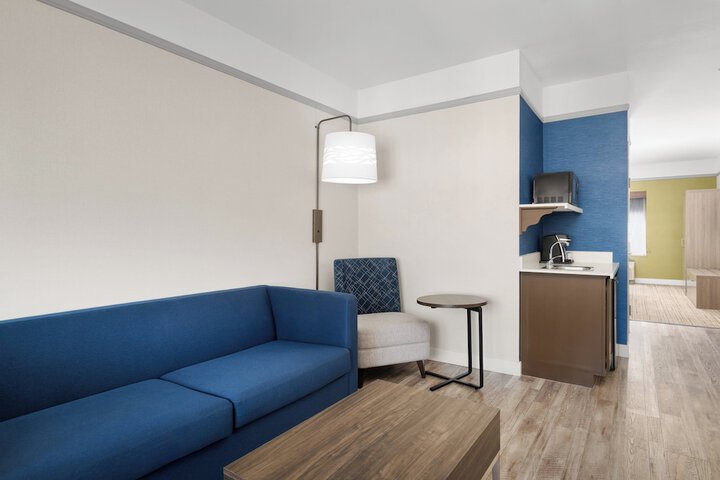 Room 30 of 68