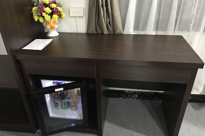 Room 9 of 38