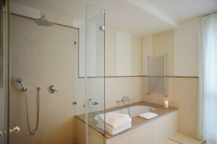 Room 184 of 216