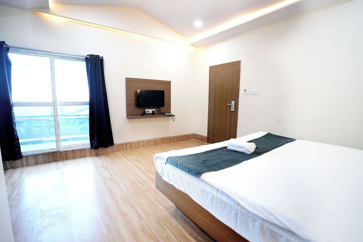 Room 9 of 26