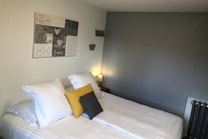 Room 11 of 86