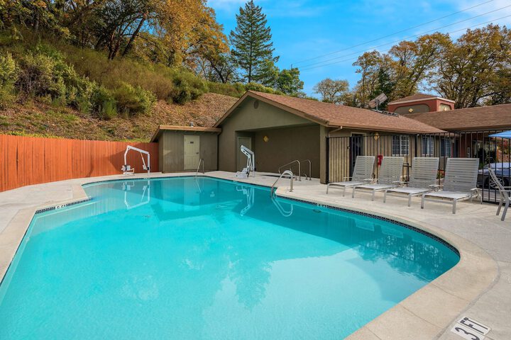 Hotel Pool