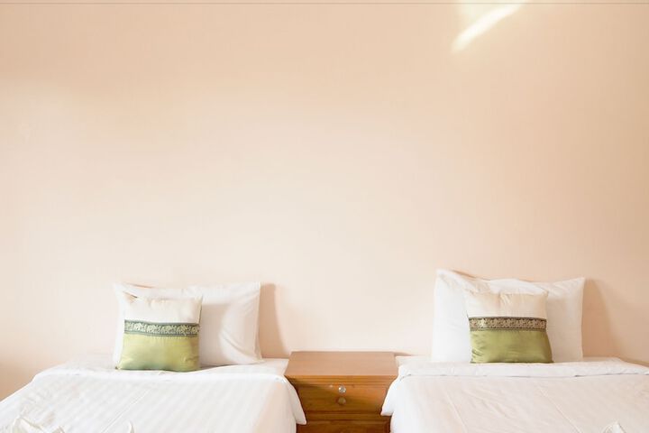 Room 12 of 32