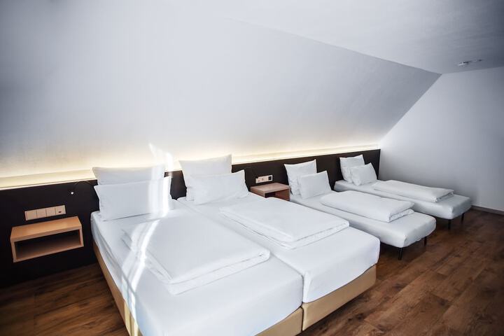 Room 14 of 48
