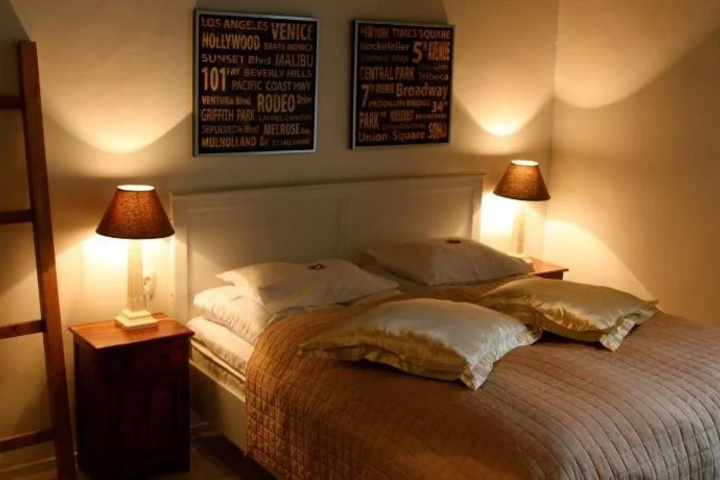 Room 5 of 25