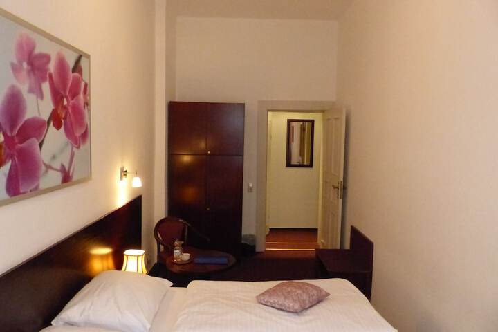 Room 7 of 51