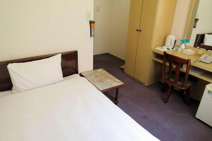 Room 12 of 29