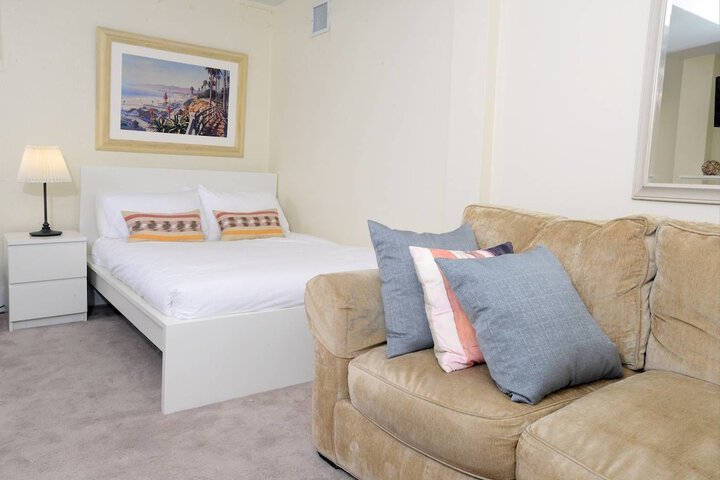 Room 5 of 26