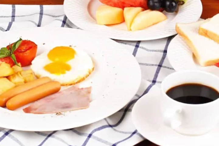 Breakfast/Coffee Service 34 of 38