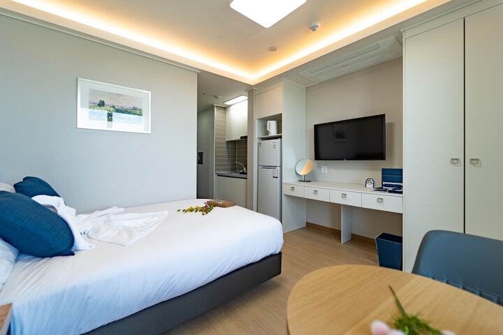 Room 5 of 26