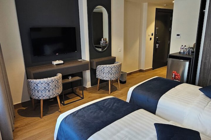 Room 7 of 51